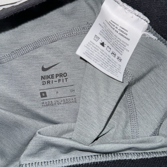 Nike leggings - Picture 2 of 2